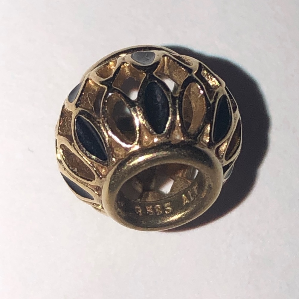 Pandora Solid 14k Royal Victorian Gold Charm G585 Ale - Picture 4 of 13